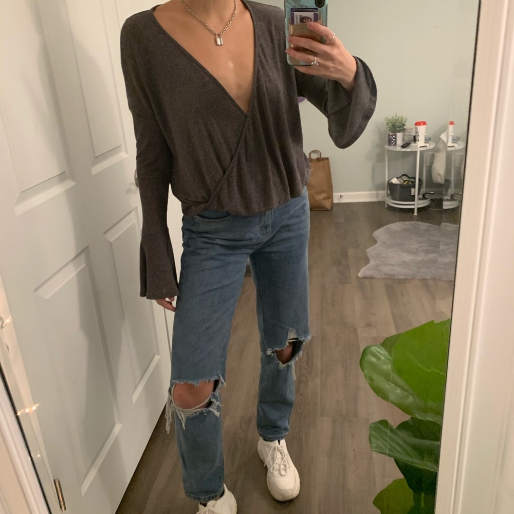 Gray long sleeve open shirt
